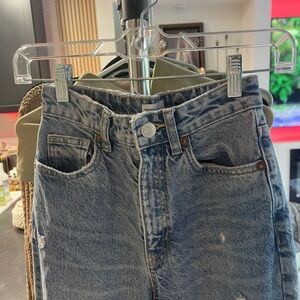 Zara jeans size O. Perfect condition.
